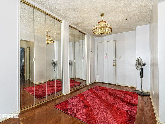 4th image of 1200 E 53rd St APT 3G