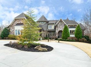 8875 Gullatt Rd, Fairburn, GA 30268