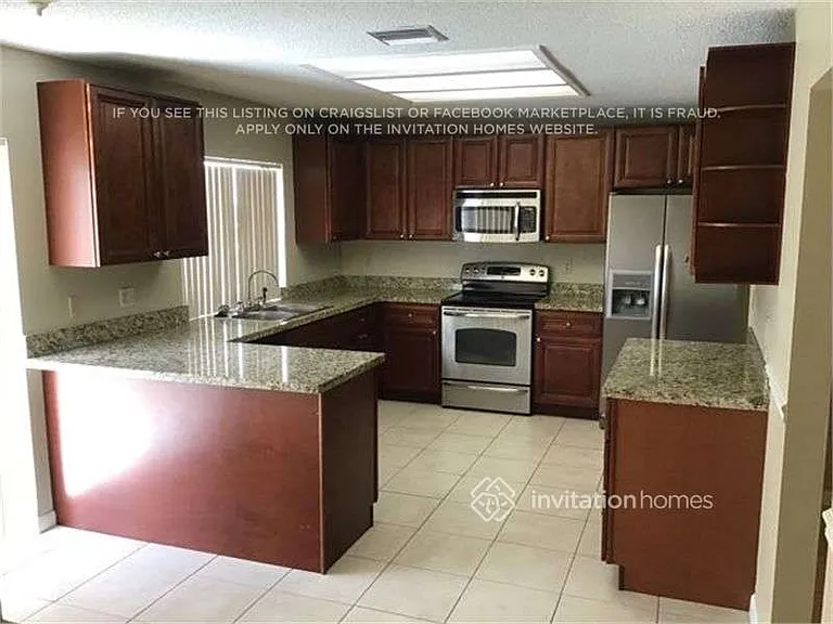 5016 NW 66th Dr — Photo 5