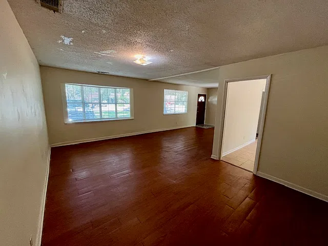 3 bed, 1500 sqft, $2,250 — Photo 3