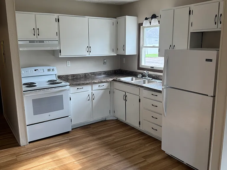 375 Commanche Dr #2 — Photo 2