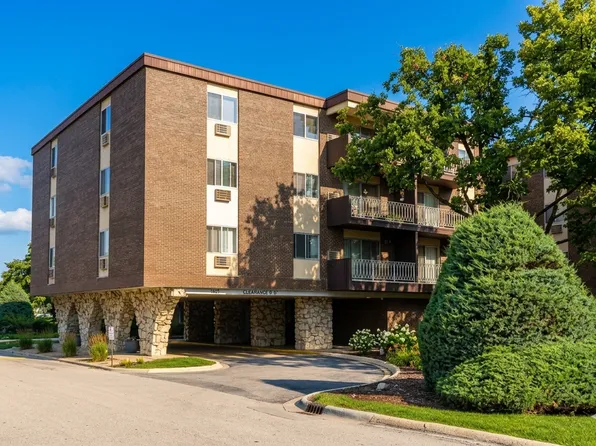 1301 S Finley Rd APT 222, Lombard, IL 60148