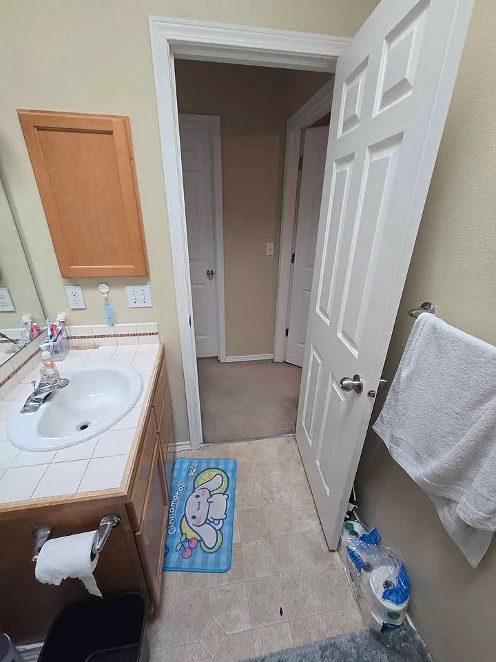 4 bed, 3.5 bath, 1600 sqft, $1,050 — Photo 4