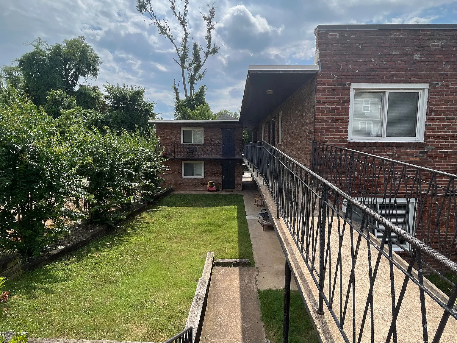 Eli Apartments — Photo 1