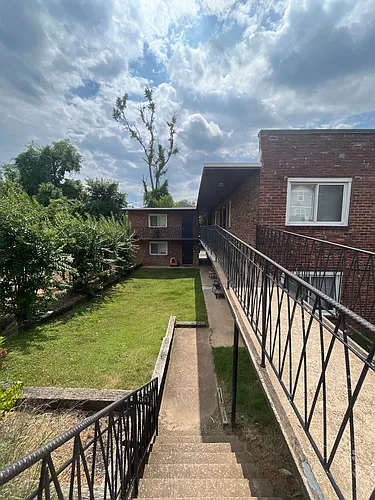 Eli Apartments Photo 1