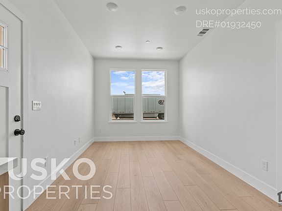 4th image of 4831 Chippendale Dr Unit A