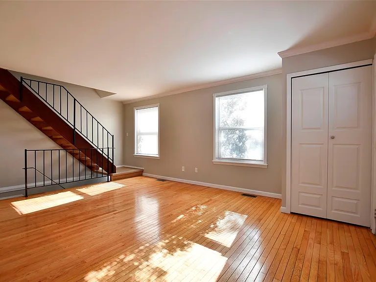 1527 Mariner Dr — Photo 4