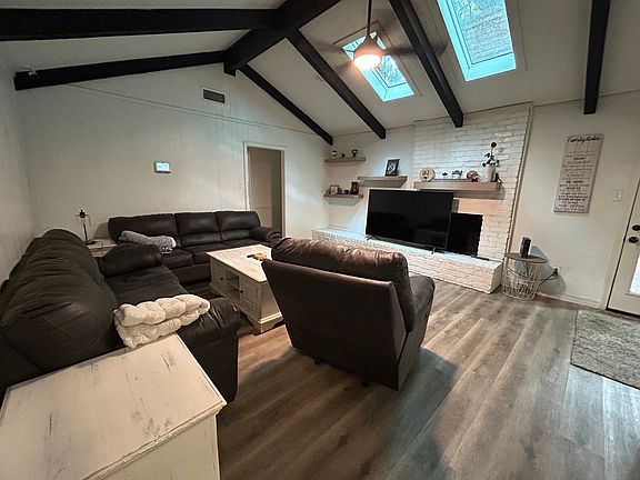 2nd image of 226 Country Ln