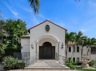 7133 W Lago Dr, Miami, FL 33143