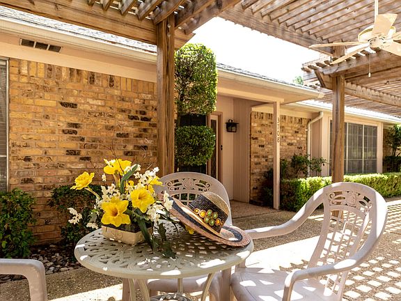 Front pergola
