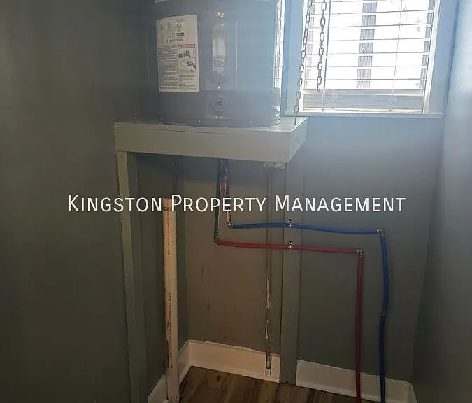 723 Charles Ave — Photo 7