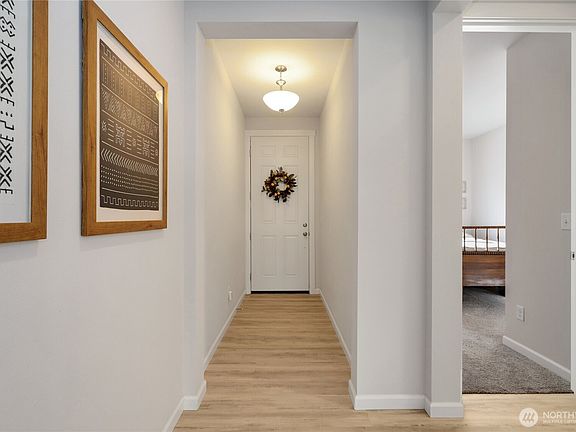 3rd image of 6206 Windlass Avenue SE