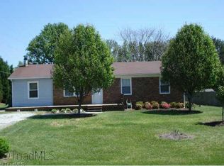 451 Macy Grove Rd, Kernersville, NC 27284