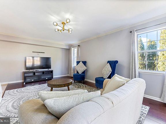 3rd image of 1603 Donna Ln