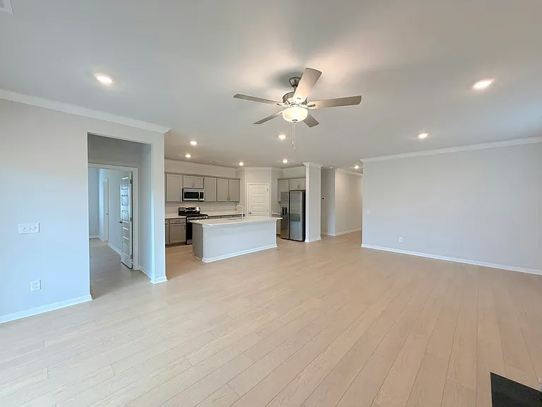137 Clift Creek Dr — Photo 7