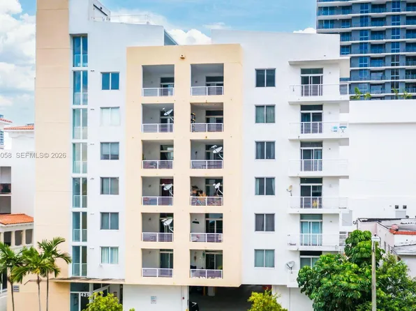 425 NE 30th St #203, Miami, FL 33137