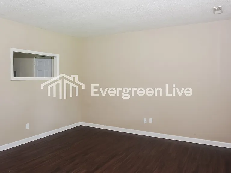 121 Edinburgh Dr — Photo 12