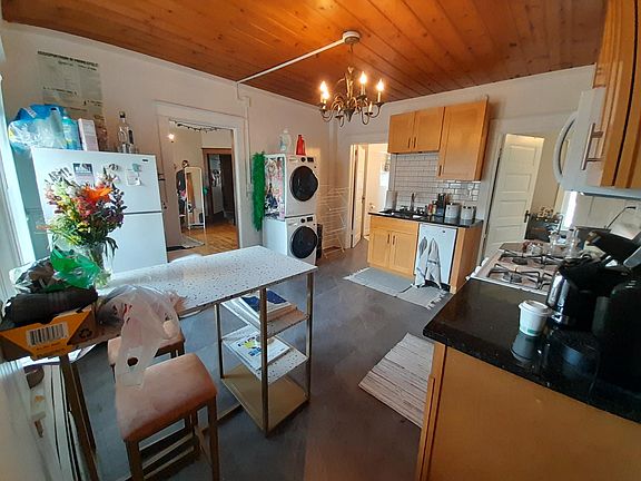 3rd image of 2-1323 4th St NE #2
