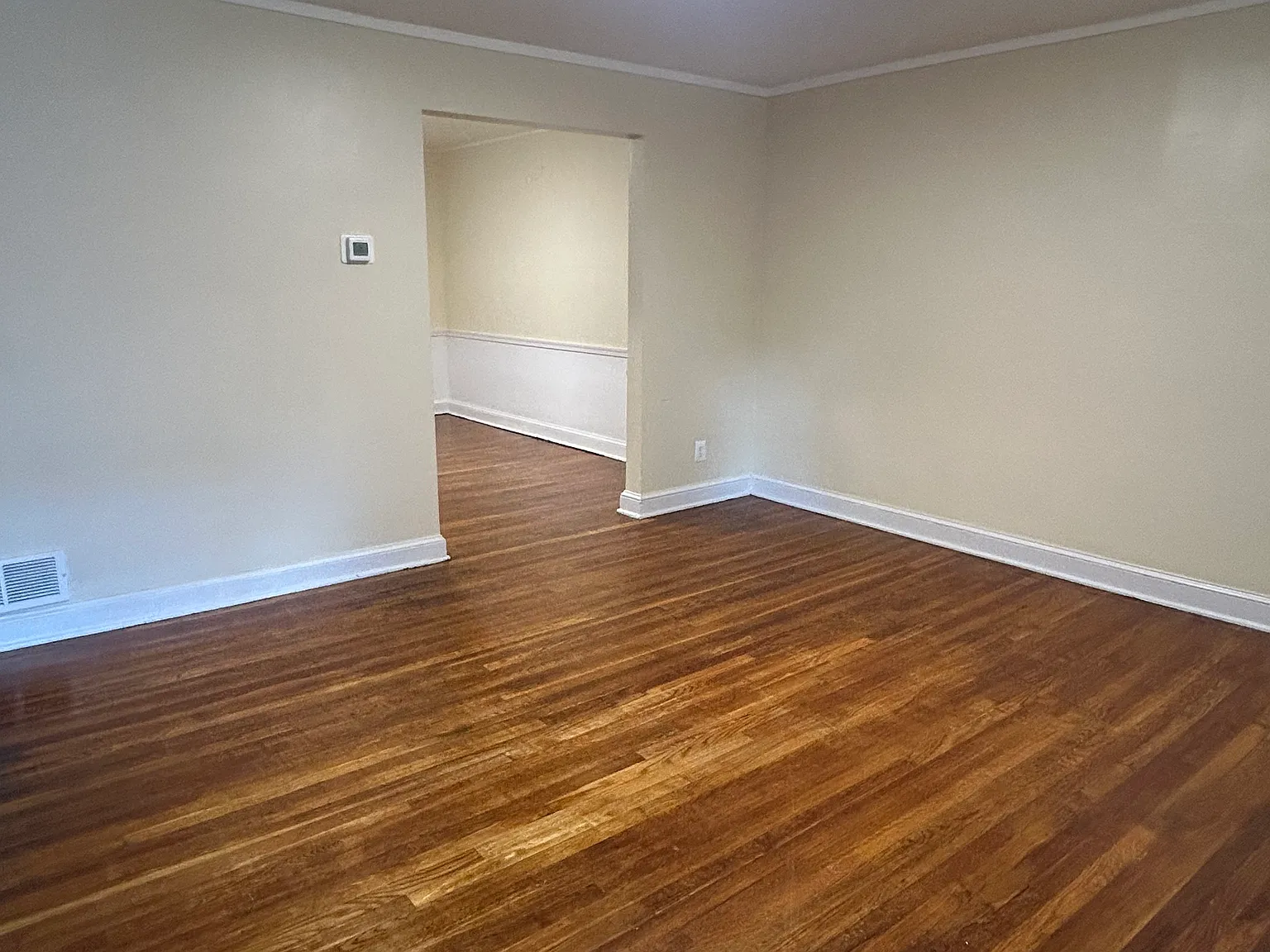 3 bed, 1375 sqft, $2,300 — Photo 3