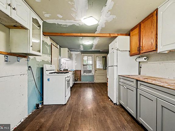 4th image of 1255 Goodyear Rd