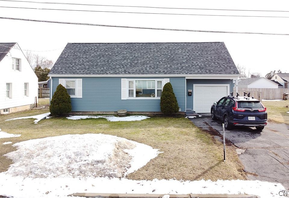 1st image of 120 Lyndale Dr