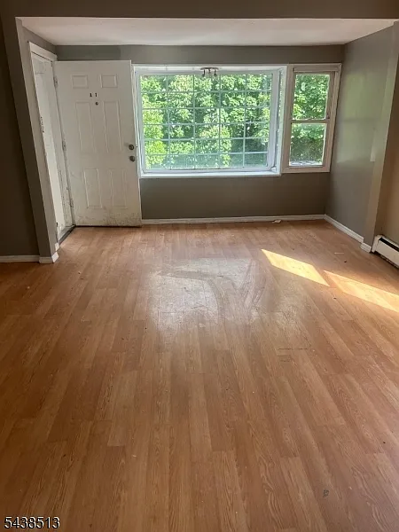 3 bed, 1.0 bath, $1,800 — Photo 3