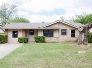 712 Phillips Dr, Ennis, TX 75119