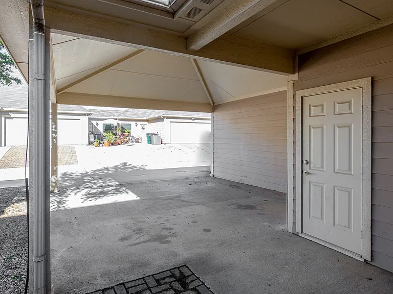 5509 Soledad Dr — Photo 29