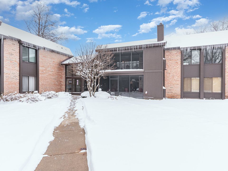 1st image of 740 Saint Andrews Ln APT 21