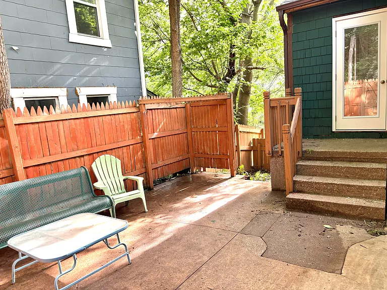 811 S Van Buren St — Photo 4