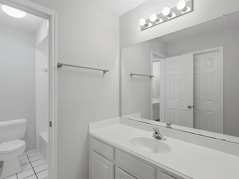 2538 Acadiana Ln — Photo 33