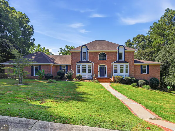 1102 Timber Glen Ct SW, Lilburn, GA 30047