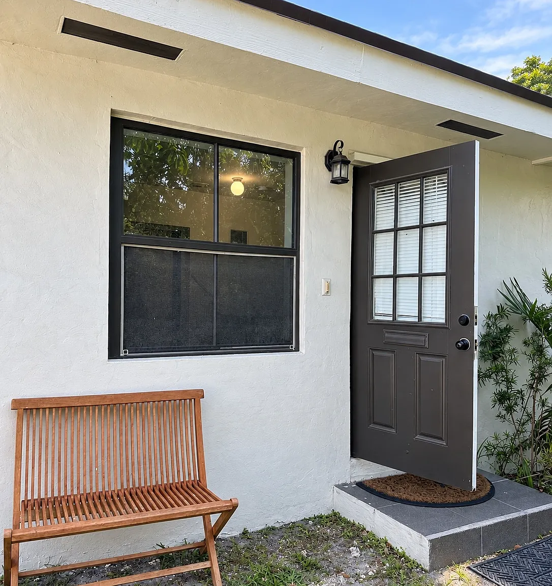 18431 NE 24th Ave — Photo 1