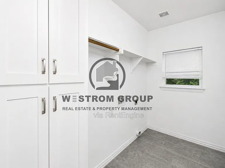 709 S Church St — Photo 13