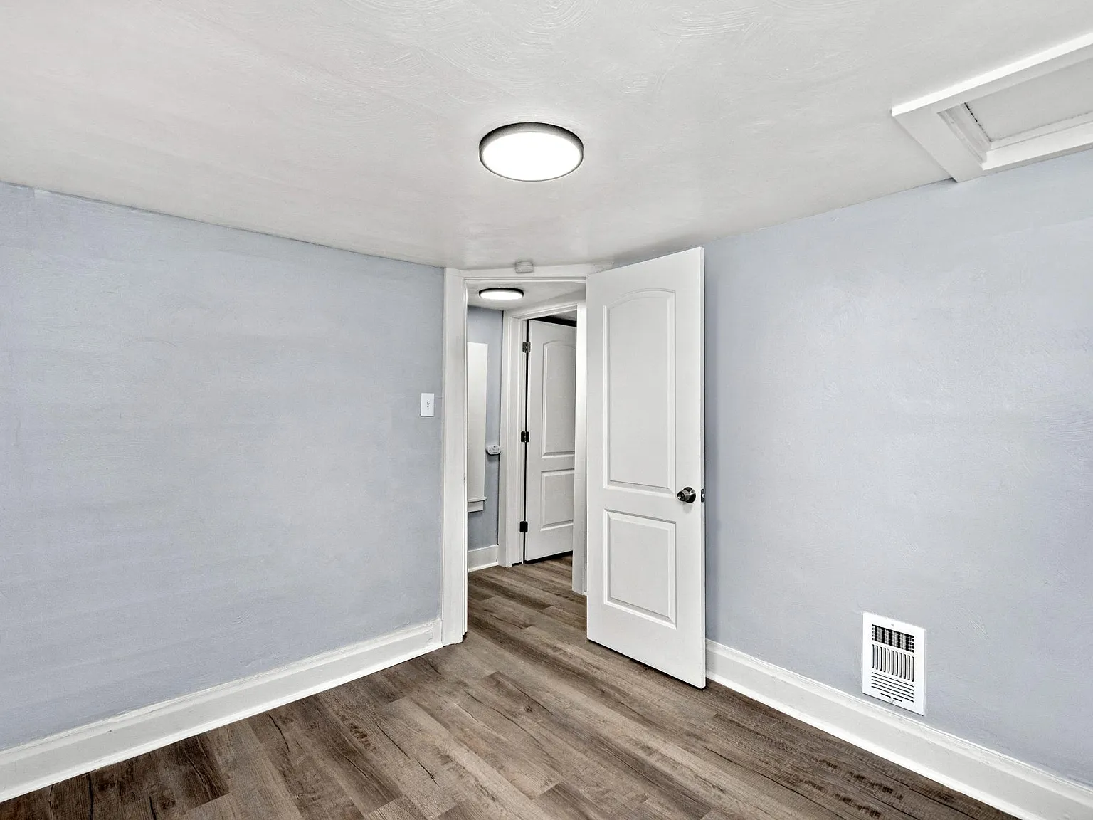 2 bed, 870 sqft, $1,199 — Photo 4