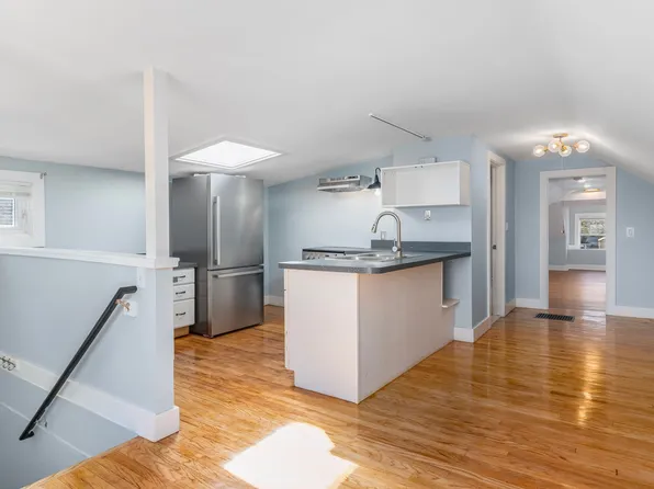 64 Rochambeau Ave Floor 3, Providence, RI 02906