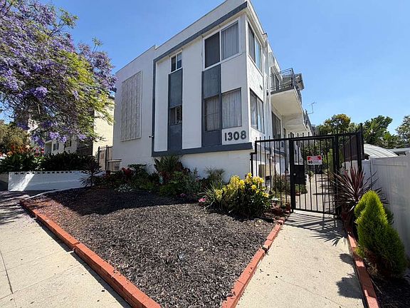 2nd image of 1308 N Poinsettia Pl APT 8