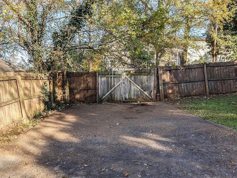 2310 Hosea L Williams Dr NE — Photo 31