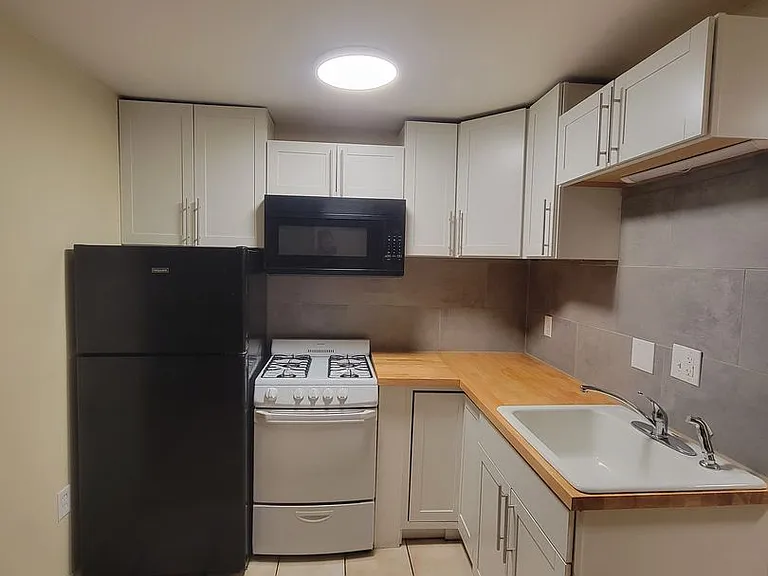 81 Fisherville Rd — Photo 2