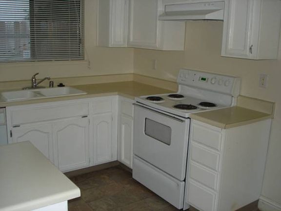 3rd image of 3450 Larchwood Dr