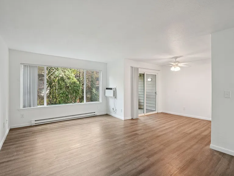 Images Springcreek Apartments — Photo 13