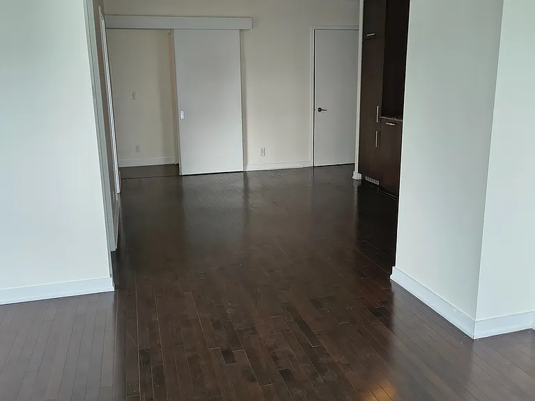 12 York St #1104 — Photo 25