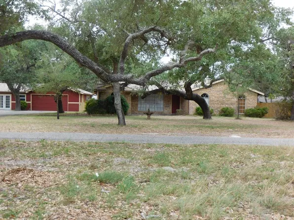 45 Mockingbird Ln, Rockport, TX 78382