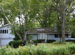 6627 Columbus Dr, Middleton, WI 53562