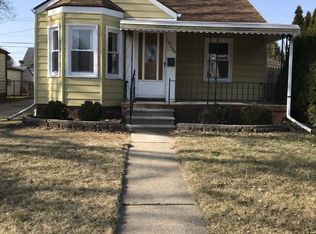19206 Elkhart St, Harper Woods, MI 48225