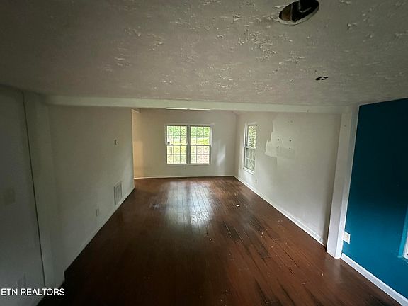 4th image of 4007 Garden Dr