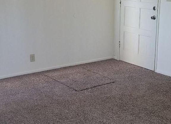 2nd image of 1518 N Dodge Blvd
