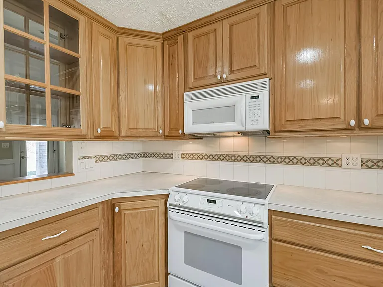 23227 Briarcreek Blvd — Photo 11
