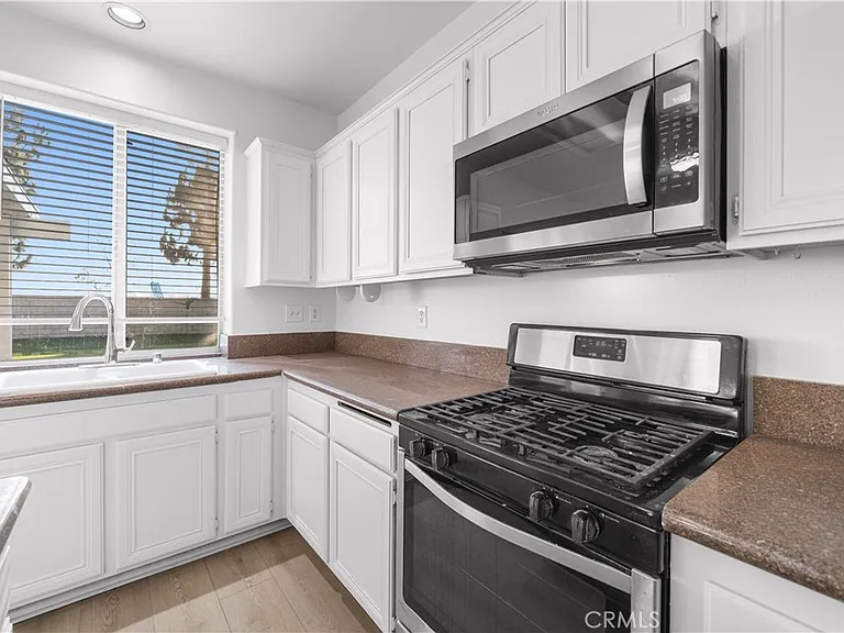 6766 Royal Crest Ct — Photo 16
