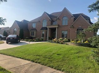 47450 Raminder Ct, Canton, MI 48187